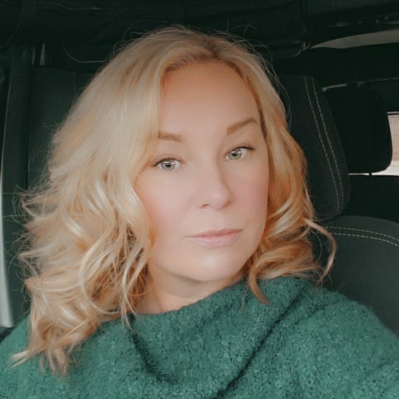 Meet your Posher, Stephanie - Picture 1 of 1